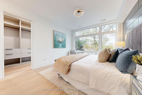 Photo 27 at 2 - 2639 R Dundas Street W, Junction Area, Toronto