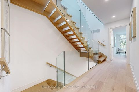 Photo 31 at 2 - 2639 R Dundas Street W, Junction Area, Toronto