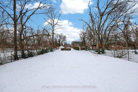 Photo 43 at 65 Donald Street, Queen's Park, Barrie