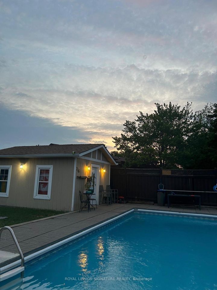 Photo 32 at 216 Folkstone Crescent, Southgate, Brampton