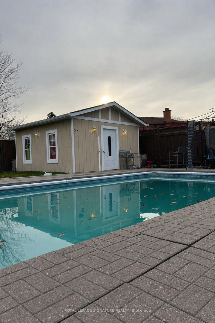 Photo 34 at 216 Folkstone Crescent, Southgate, Brampton