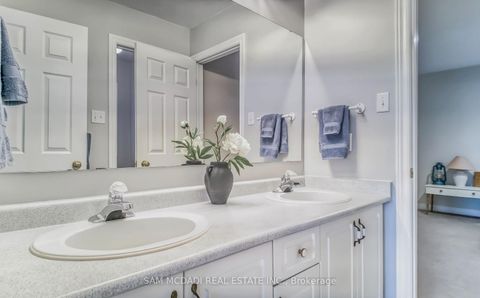 Photo 25 at 5396 Planter's Wd Court, Central Erin Mills, Mississauga