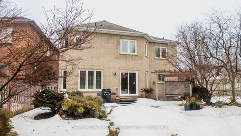 Photo 30 at 5396 Planter's Wd Court, Central Erin Mills, Mississauga