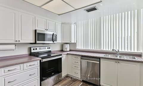 Photo 10 at 1112 - 270 Davis Drive, Central Newmarket, Newmarket