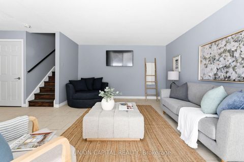 Photo 14 at 317 Milestone Crescent, Aurora Village, Aurora