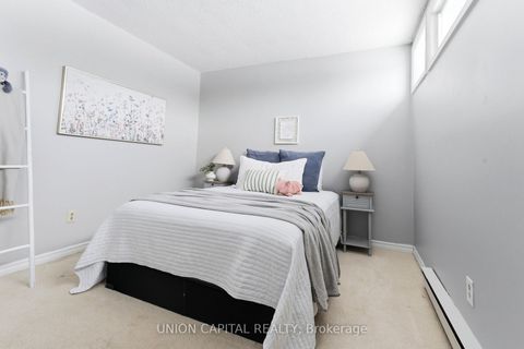 Photo 15 at 317 Milestone Crescent, Aurora Village, Aurora