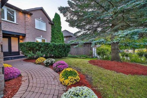 Photo 1 at 6 Mcclenny Drive, Aurora Highlands, Aurora