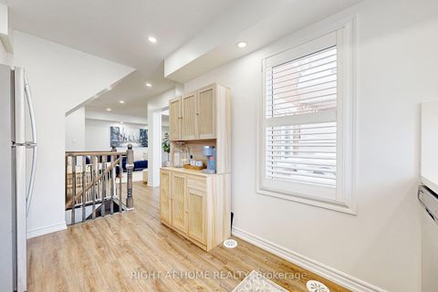 Photo 10 at 72 Ayers Crescent, Birchmount, Toronto