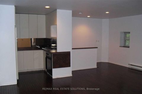 Photo 9 at 93 Spadina Road, Annex, Toronto