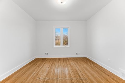 Photo 17 at 46 Cardigan Road, Queensway, Toronto