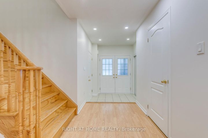 Photo 3 at 15 Eagle Trace Drive, Wellington, Brampton