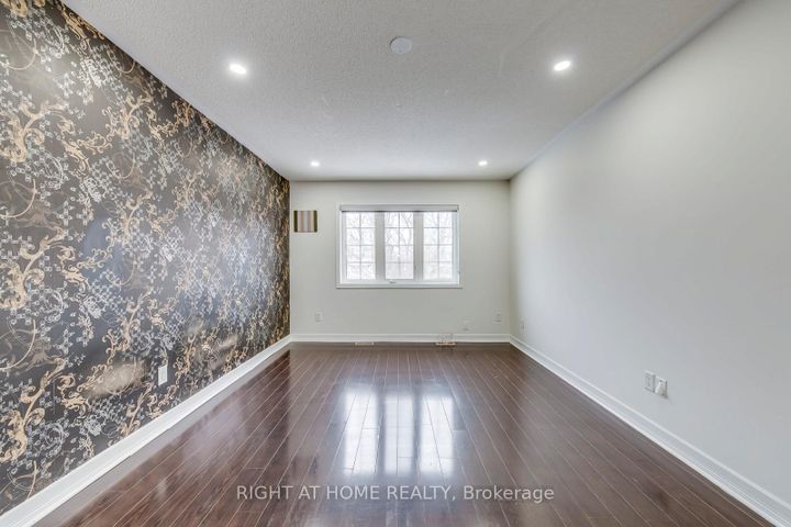 Photo 16 at 15 Eagle Trace Drive, Wellington, Brampton