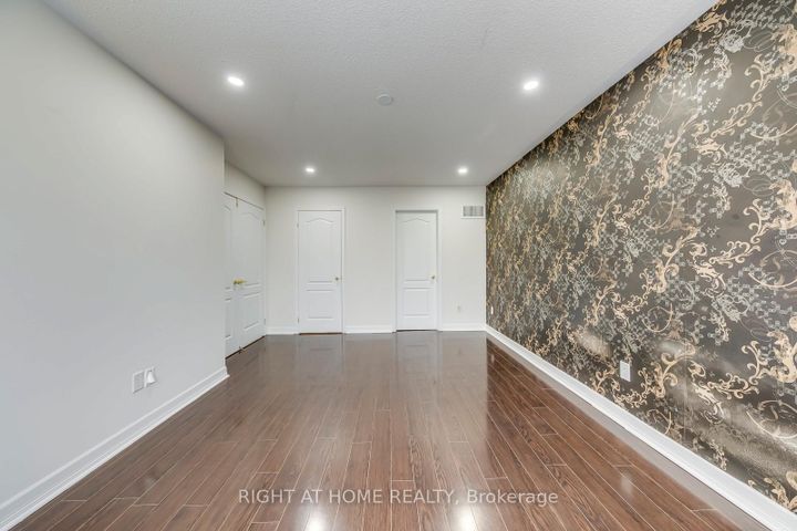 Photo 17 at 15 Eagle Trace Drive, Wellington, Brampton