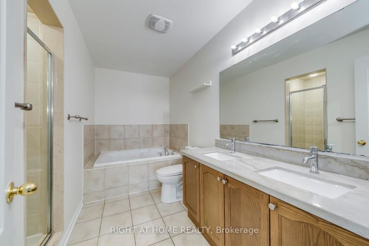 Photo 18 at 15 Eagle Trace Drive, Wellington, Brampton