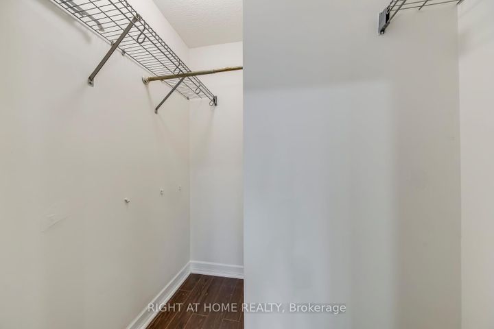 Photo 20 at 15 Eagle Trace Drive, Wellington, Brampton