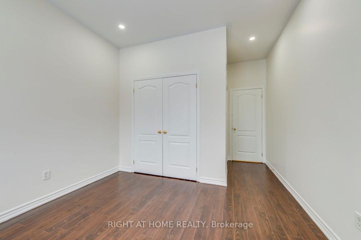 Photo 23 at 15 Eagle Trace Drive, Wellington, Brampton