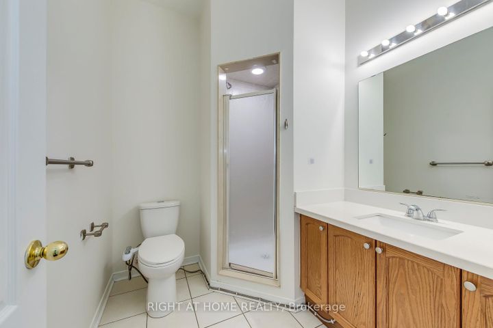 Photo 24 at 15 Eagle Trace Drive, Wellington, Brampton