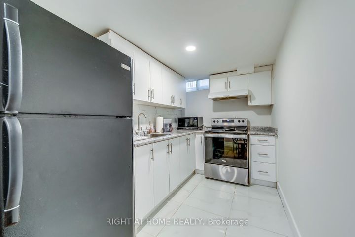 Photo 36 at 15 Eagle Trace Drive, Wellington, Brampton