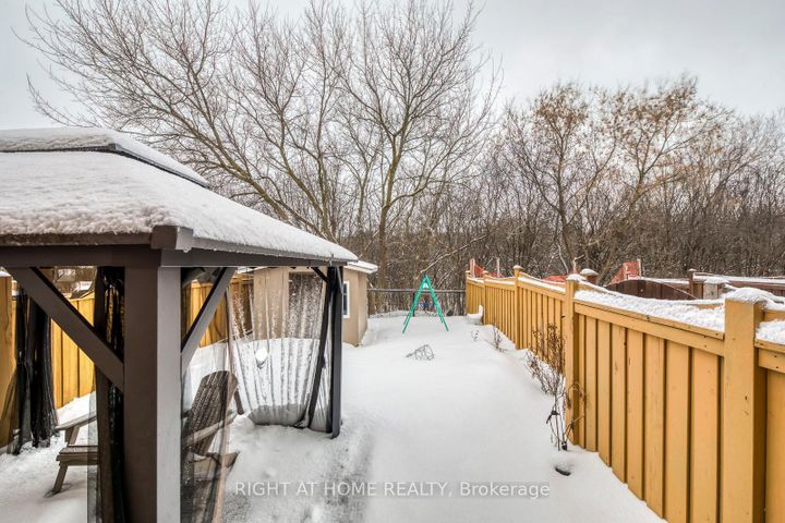 Photo 44 at 15 Eagle Trace Drive, Wellington, Brampton