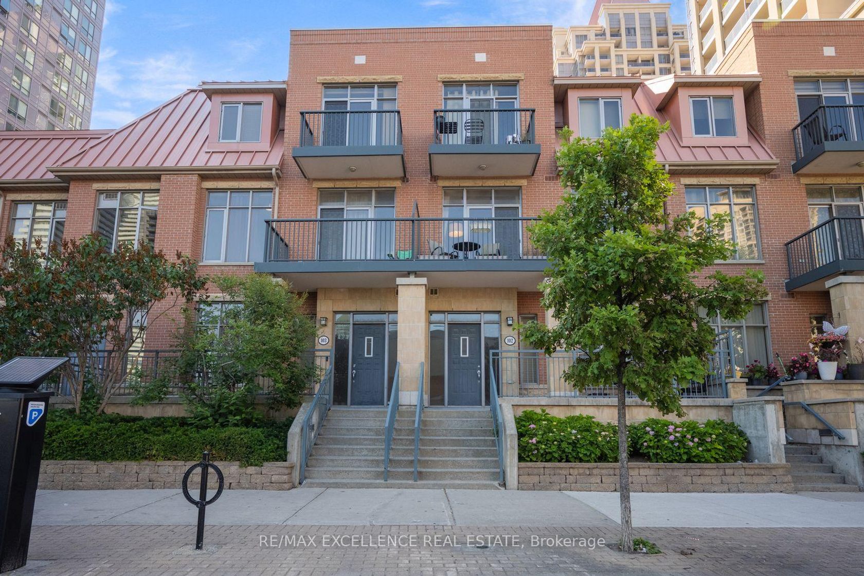 Gv202 - 320 City  Centre Drive, City Centre, Mississauga 