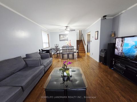 Photo 3 at 7 Burtonwood Crescent, Jamestown, Toronto