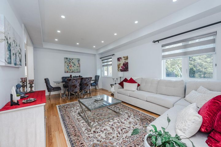 Photo 6 at 28 Iverson Drive, Credit Valley, Brampton