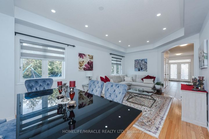 Photo 9 at 28 Iverson Drive, Credit Valley, Brampton