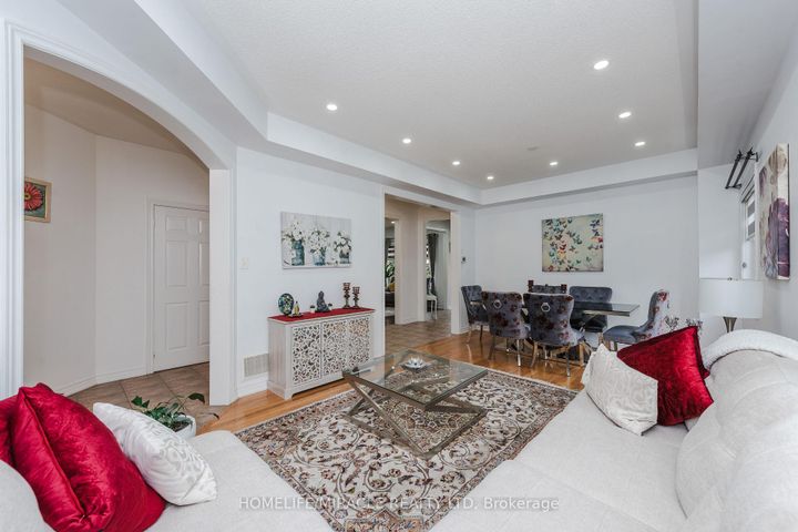 Photo 10 at 28 Iverson Drive, Credit Valley, Brampton