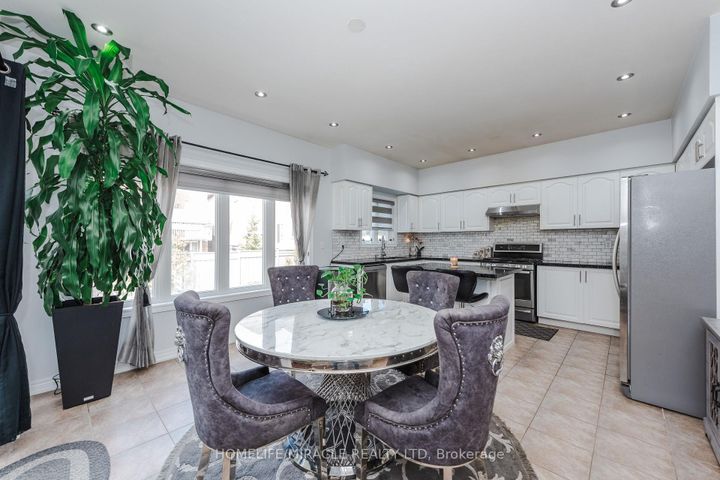 Photo 16 at 28 Iverson Drive, Credit Valley, Brampton