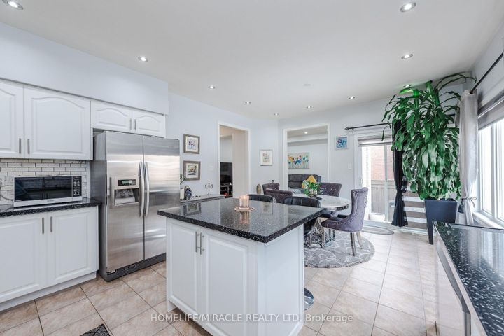 Photo 19 at 28 Iverson Drive, Credit Valley, Brampton