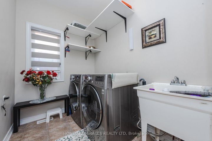 Photo 21 at 28 Iverson Drive, Credit Valley, Brampton