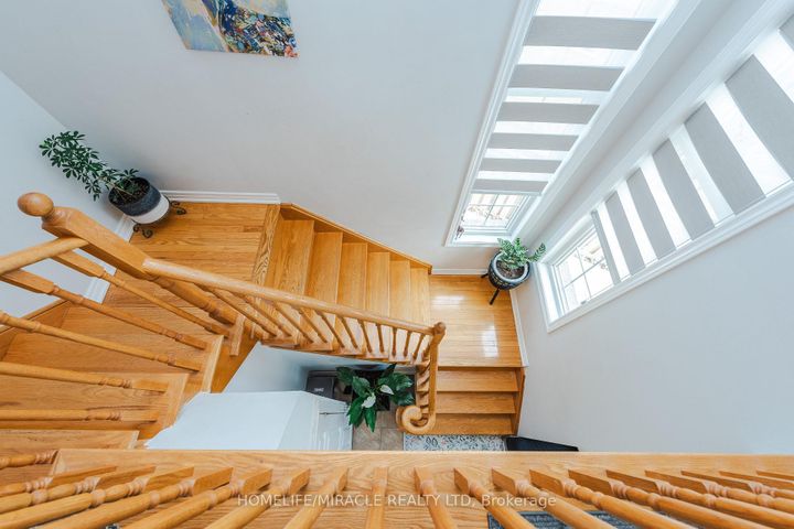 Photo 25 at 28 Iverson Drive, Credit Valley, Brampton