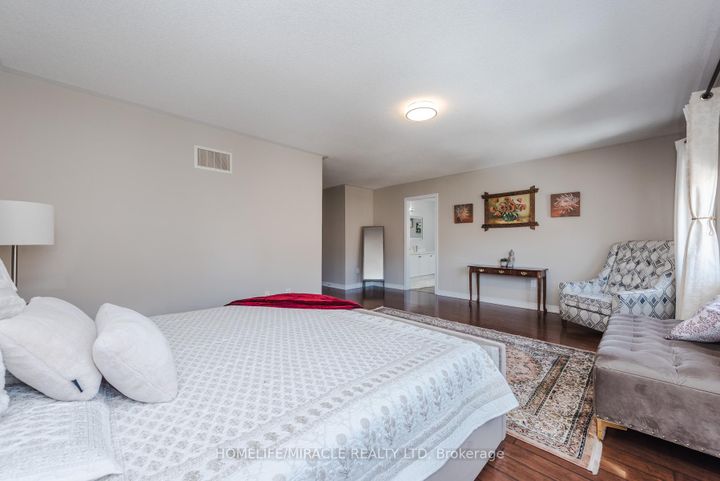 Photo 37 at 28 Iverson Drive, Credit Valley, Brampton