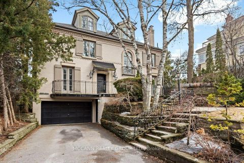 Photo 2 at 27 Strathgowan Crescent, Lawrence Park South, Toronto