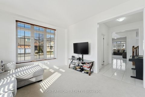 Photo 12 at 156 Mcdonald Crescent, Newcastle, Clarington