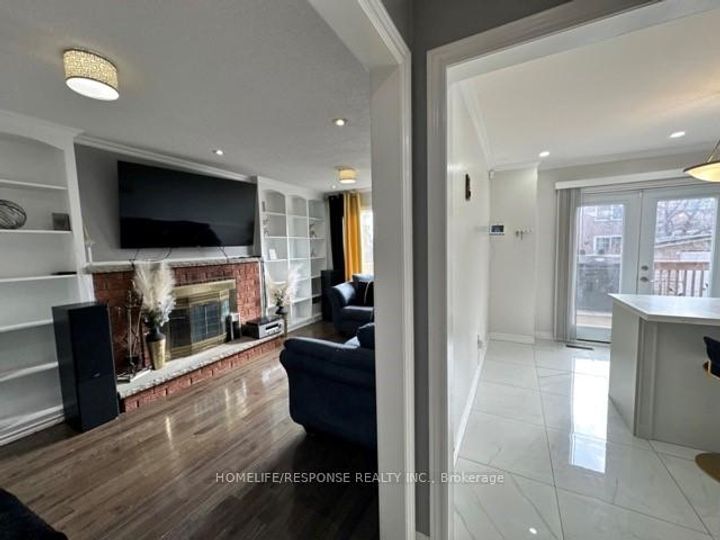 Photo 3 at 16 Cochrane Avenue, Heart Lake East, Brampton