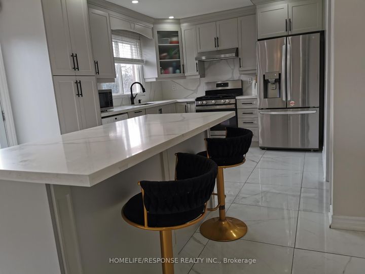 Photo 6 at 16 Cochrane Avenue, Heart Lake East, Brampton