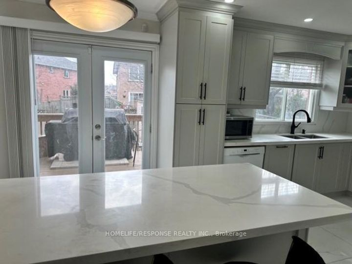 Photo 7 at 16 Cochrane Avenue, Heart Lake East, Brampton