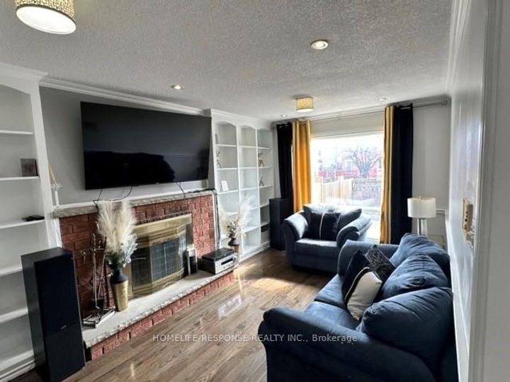 Photo 9 at 16 Cochrane Avenue, Heart Lake East, Brampton