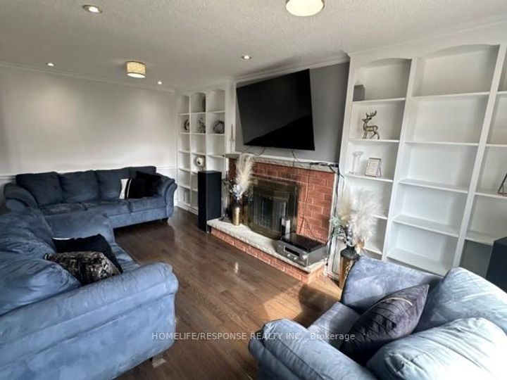 Photo 12 at 16 Cochrane Avenue, Heart Lake East, Brampton