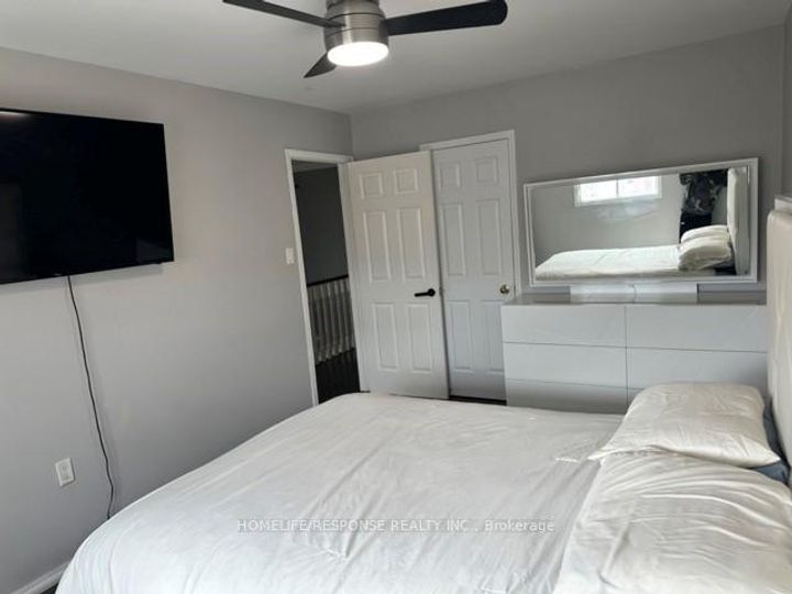 Photo 25 at 16 Cochrane Avenue, Heart Lake East, Brampton