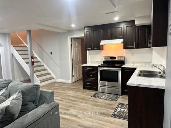 Photo 31 at 16 Cochrane Avenue, Heart Lake East, Brampton