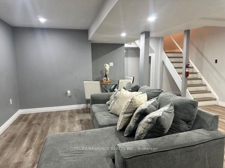 Photo 32 at 16 Cochrane Avenue, Heart Lake East, Brampton