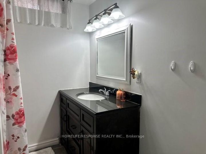 Photo 39 at 16 Cochrane Avenue, Heart Lake East, Brampton