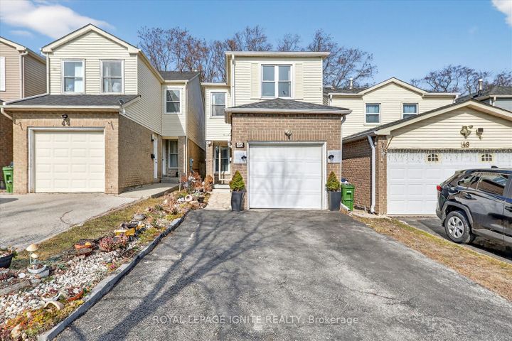 Photo 2 at 46 Courtlands Drive, Malvern, Toronto