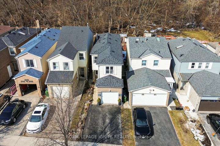 Photo 6 at 46 Courtlands Drive, Malvern, Toronto