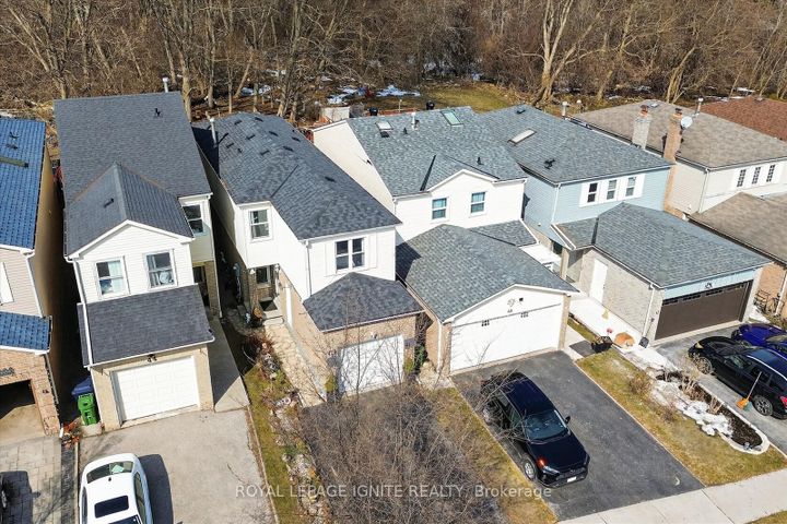 Photo 7 at 46 Courtlands Drive, Malvern, Toronto