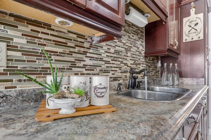 Photo 14 at 46 Courtlands Drive, Malvern, Toronto