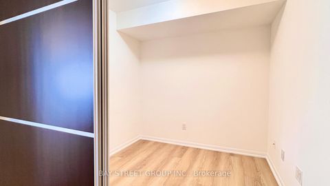 Photo 12 at 508 - 38 Grenville Street, Bay Street Corridor, Toronto