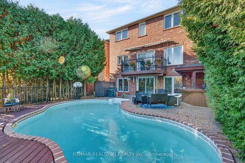 Photo 5 at 446 Silken Laumann Drive, Wyndham, Newmarket